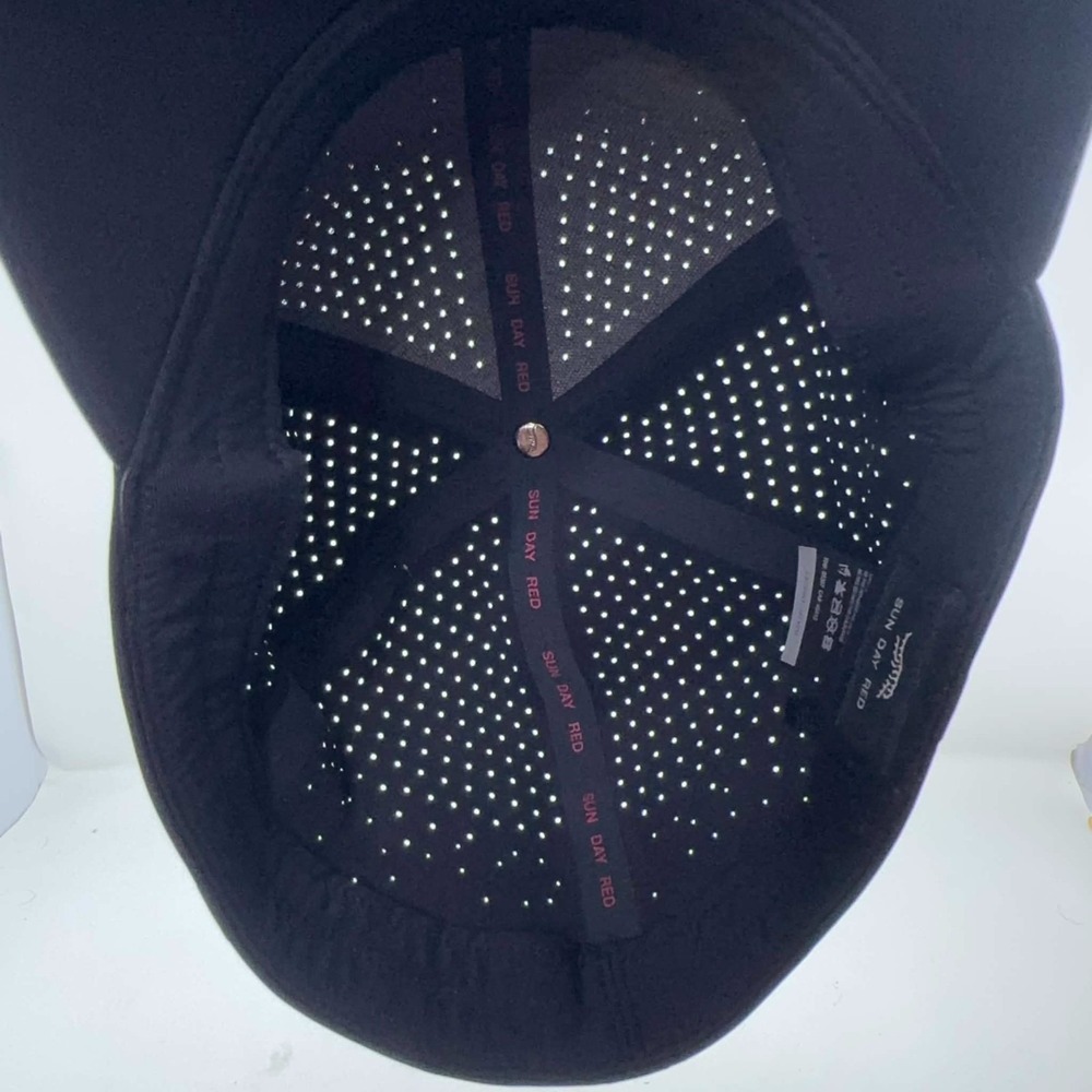 Sun Day Red Tiger Woods Performance Golf Hat Black Stretch Fit Perforated Cap L - Picture 7 of 10